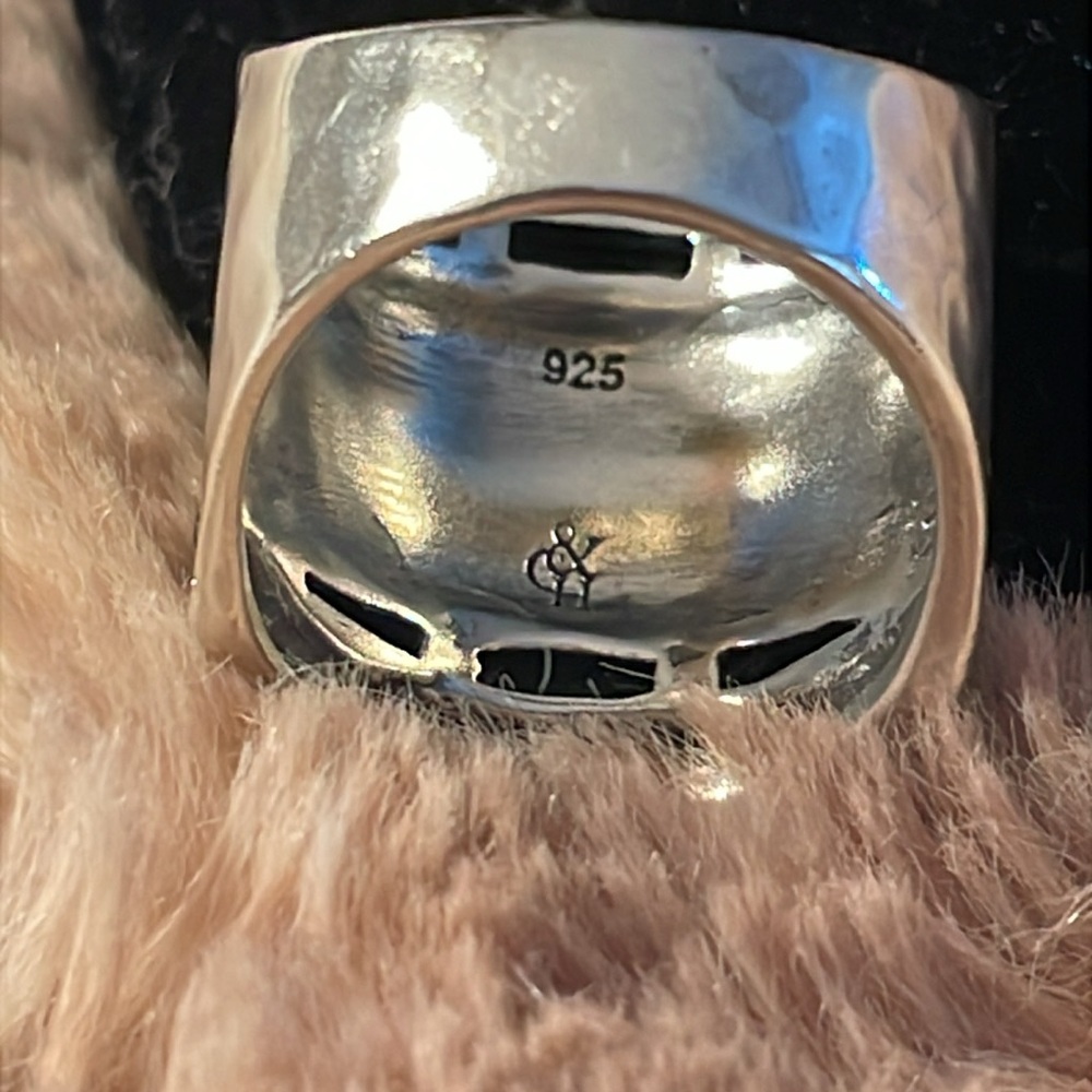 Grace & Heart Garbo Ring - Picture 5 of 6